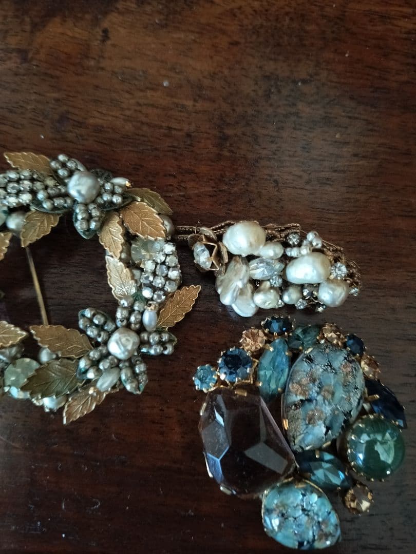 ビンテージリージェンシーのブローチ、ハスケル MIRIAM HASKELL（ミリアムハスケル） ヴィンテージ フラワーブローチ