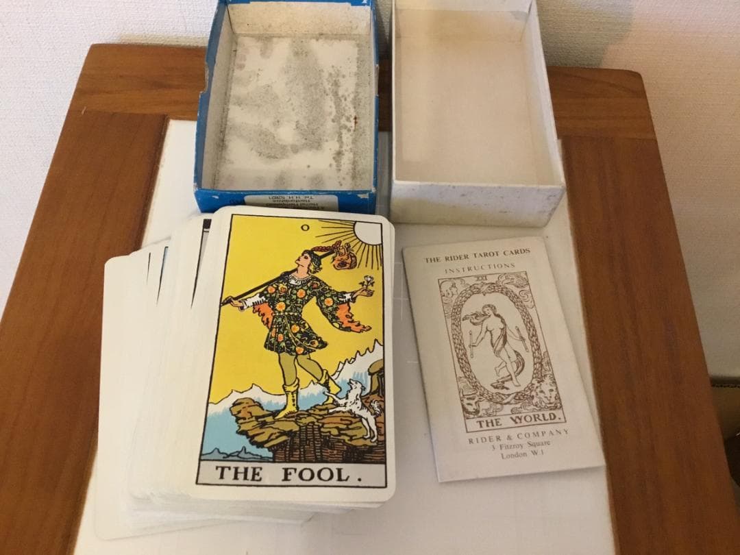 タロットカード ビンテージ 海外製 70s RIDER TAROT CARDS - メルカリ