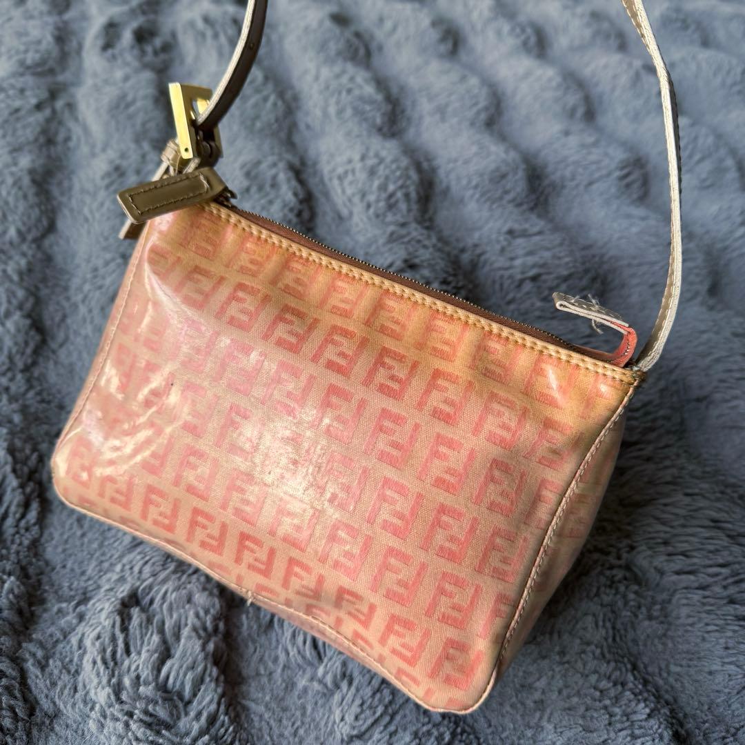 FENDI ハンドバッグ ズッカ柄 ピンク エナメル トップハンドル