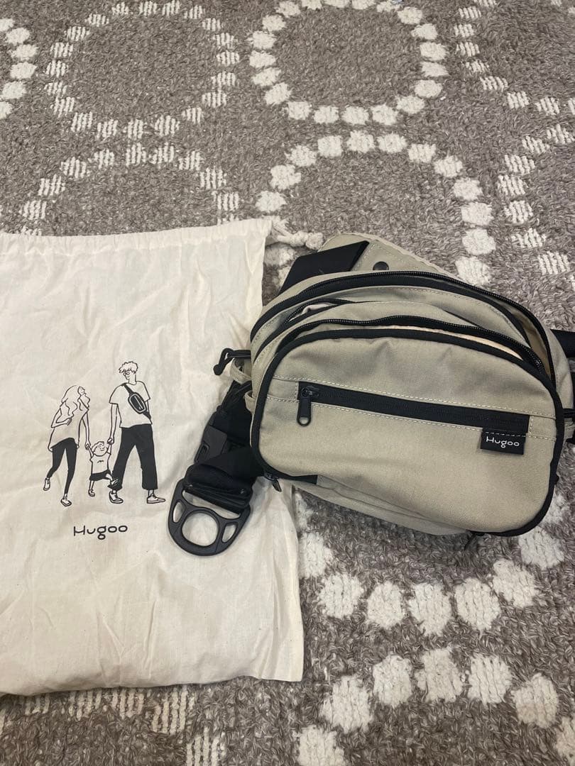 hugoo ヒップシート ベージュ 収納袋付き