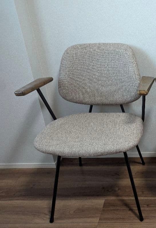 【mash】ブラウン 布張り ダイニングチェア アームレスト付き ダイニングチェア 肘付き ブラウン脚 ソフトレザー ファブリック 布