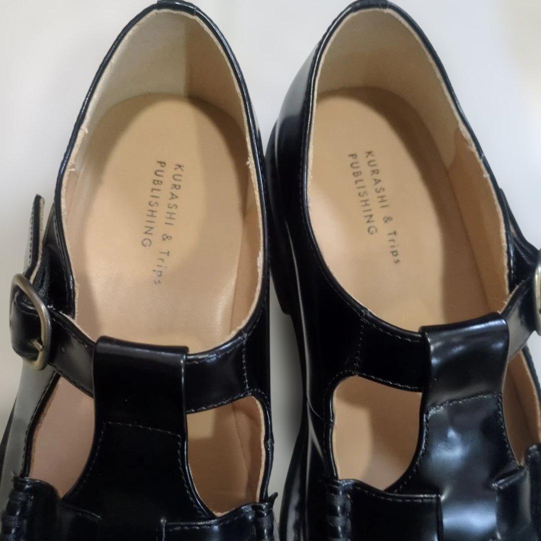 つま先踊る、大人の相棒」こだわりソールのTストラップシューズ / 牛革