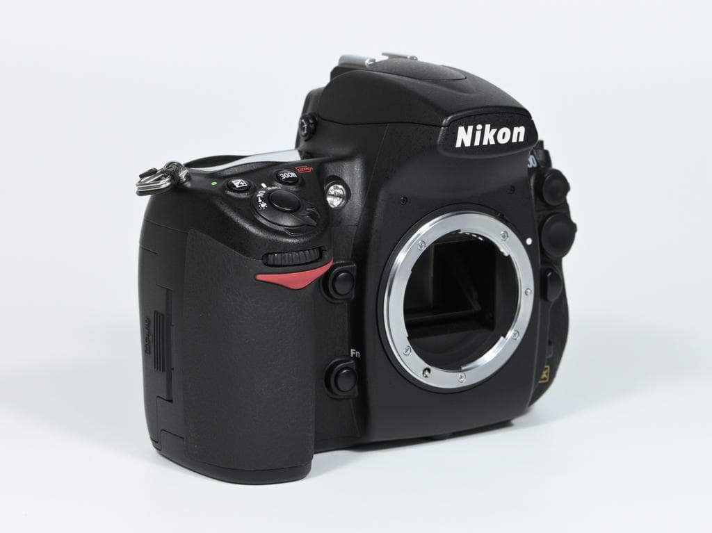 【超美品】 ニコン　Nikon D700 ボディ 《バッテリーパック付》