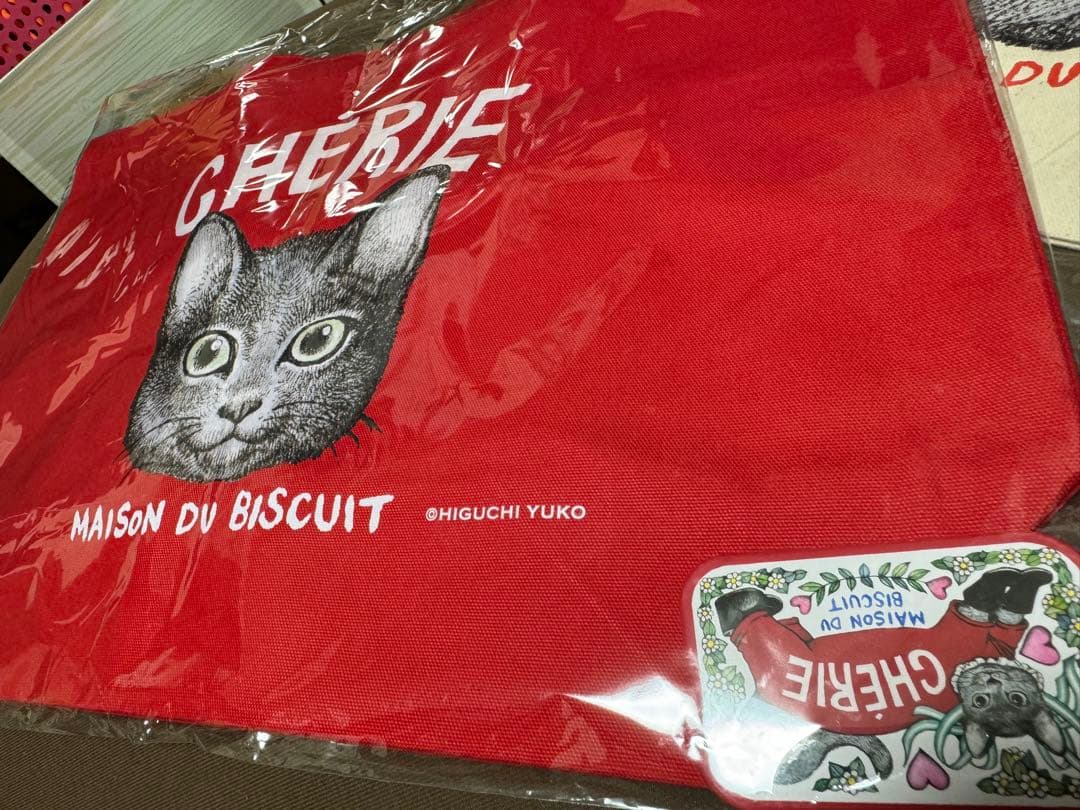 CHÉRIE×ヒグチユウコ/限定LEOトート2種類缶バッチ付き - メルカリ