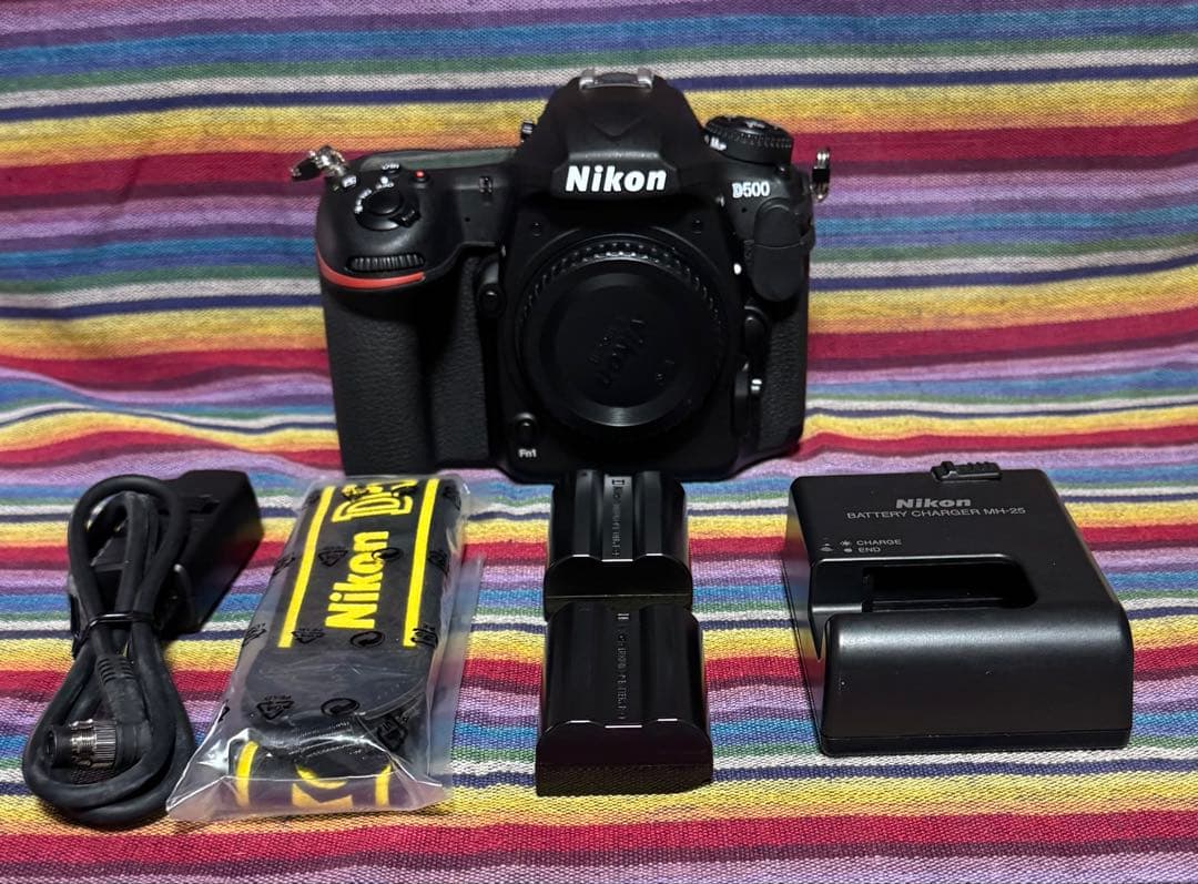 じ*ん様 【ショット数15,674！！】Nikon D500 ボディ＋アクセサリ Amazon | Nikon デジタル一眼レフカメラ D500 ボディ | デジタル一眼