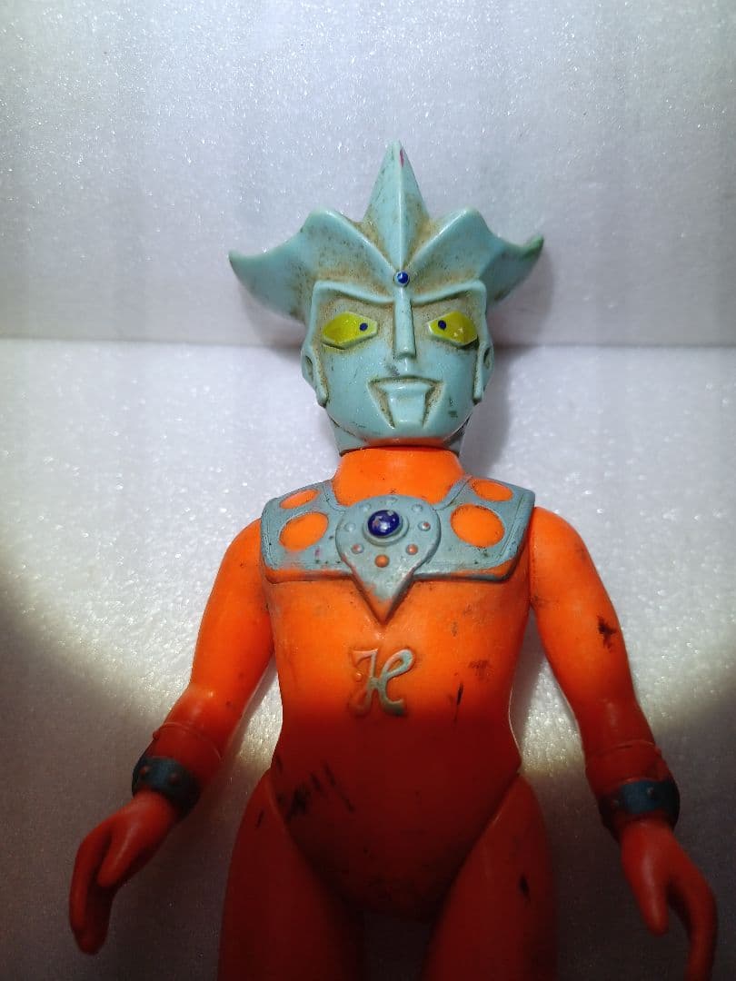 昭和購入物)ウルトラマンレオ(身長約18.5cm) ブルマァク ソフビ - メルカリ