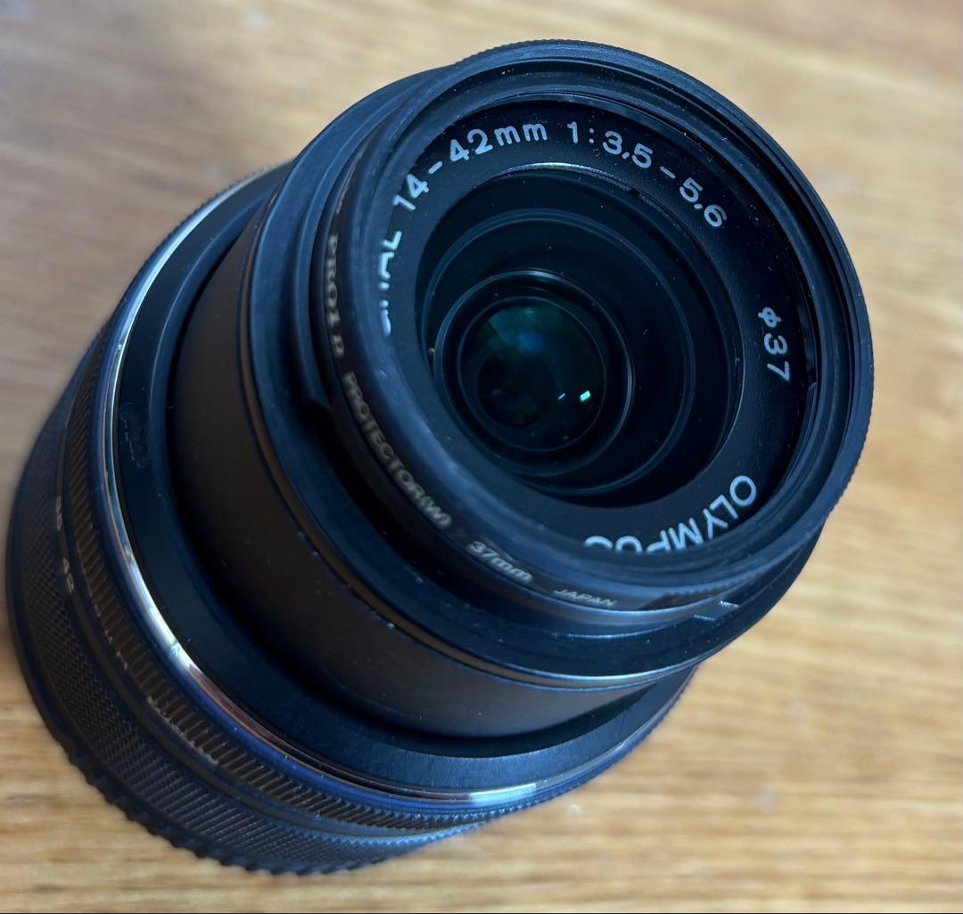オリンパス　M.Zuiko 14-42mm f3.5-5.6 II R レンズ