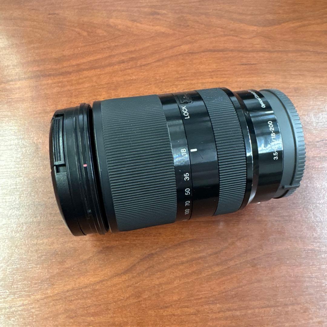 E 18-200mm F3.5-6.3 OSS LE ズームレンズ