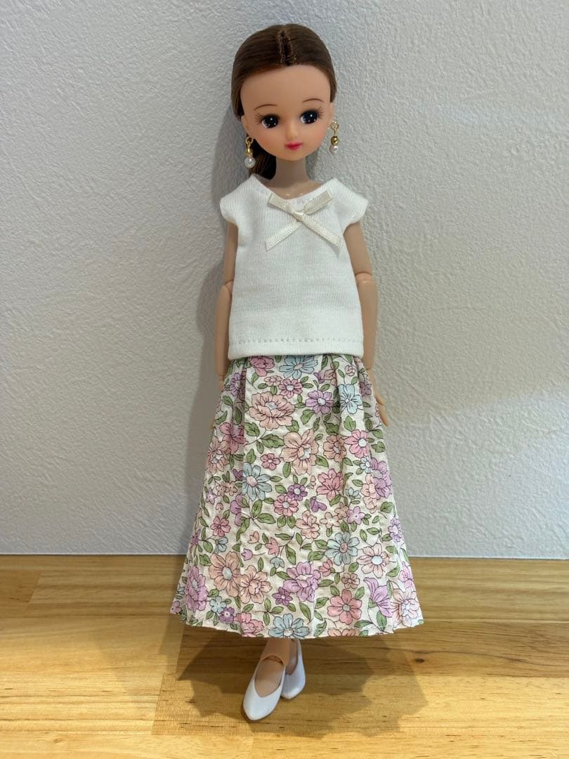 No.4142 ハンドメイド22cmドール服 4点セット（ピアス付き） - メルカリ