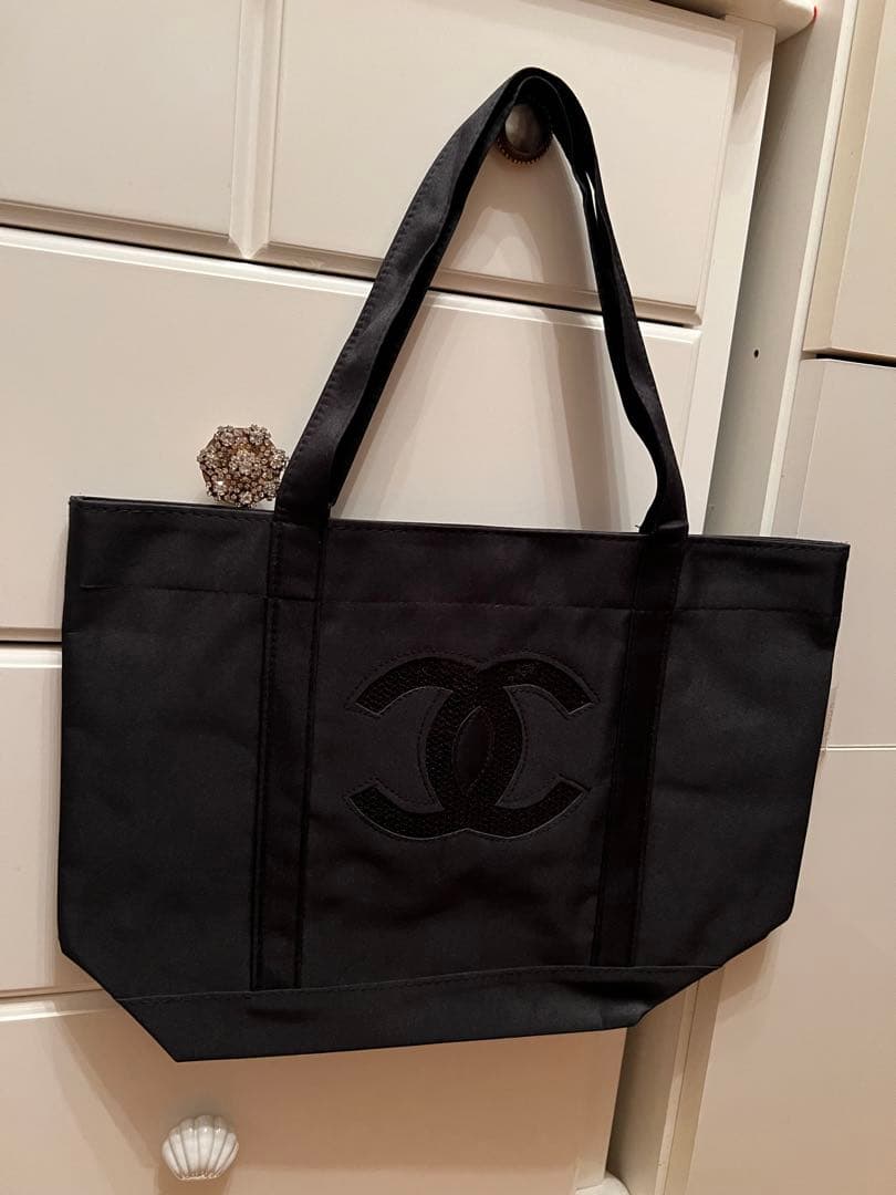 シャネル ノベルティ スパンコールトートバッグ - メルカリ