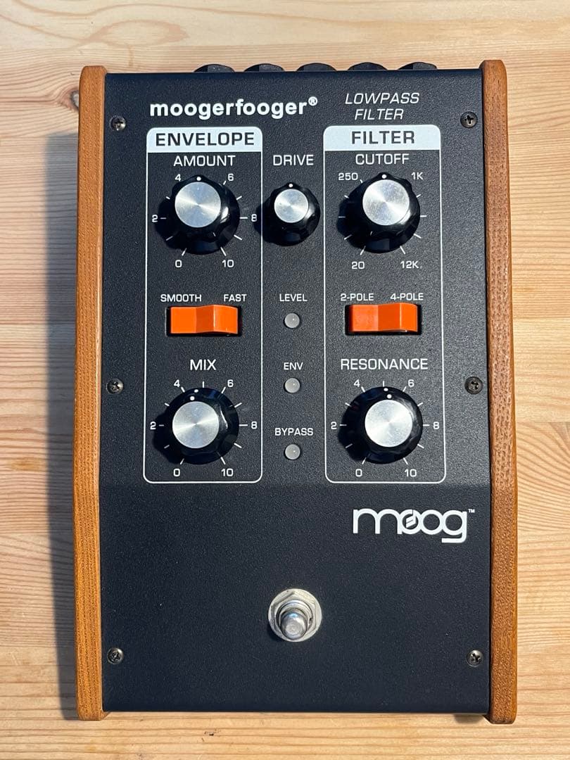ギター moogerfooger MF-101 Lowpass Filter + EP2 Moog Moogerfooger MF-101 Lowpass Filter Pedal | Sweetwater