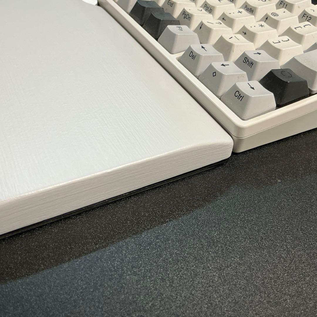 オーダー作品 リアルフォースR3TKL対応 ウイング付パームレスト ライト