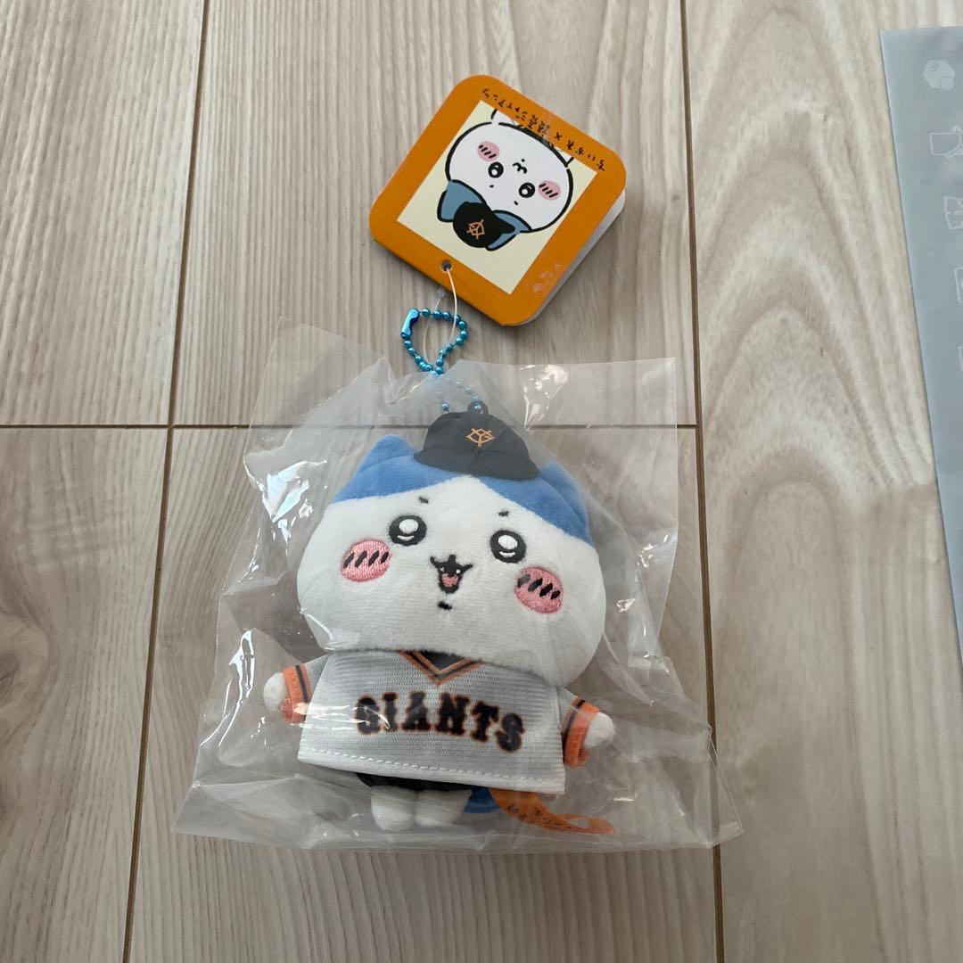 ちいかわ×読売ジャイアンツ ぷちミニマスコット（ハチワレ） - メルカリ