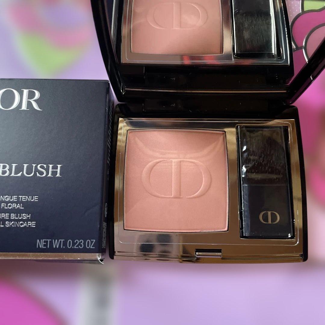 Dior ディオールスキン ルージュ ブラッシュ 831 ピーチ ペタル サテン