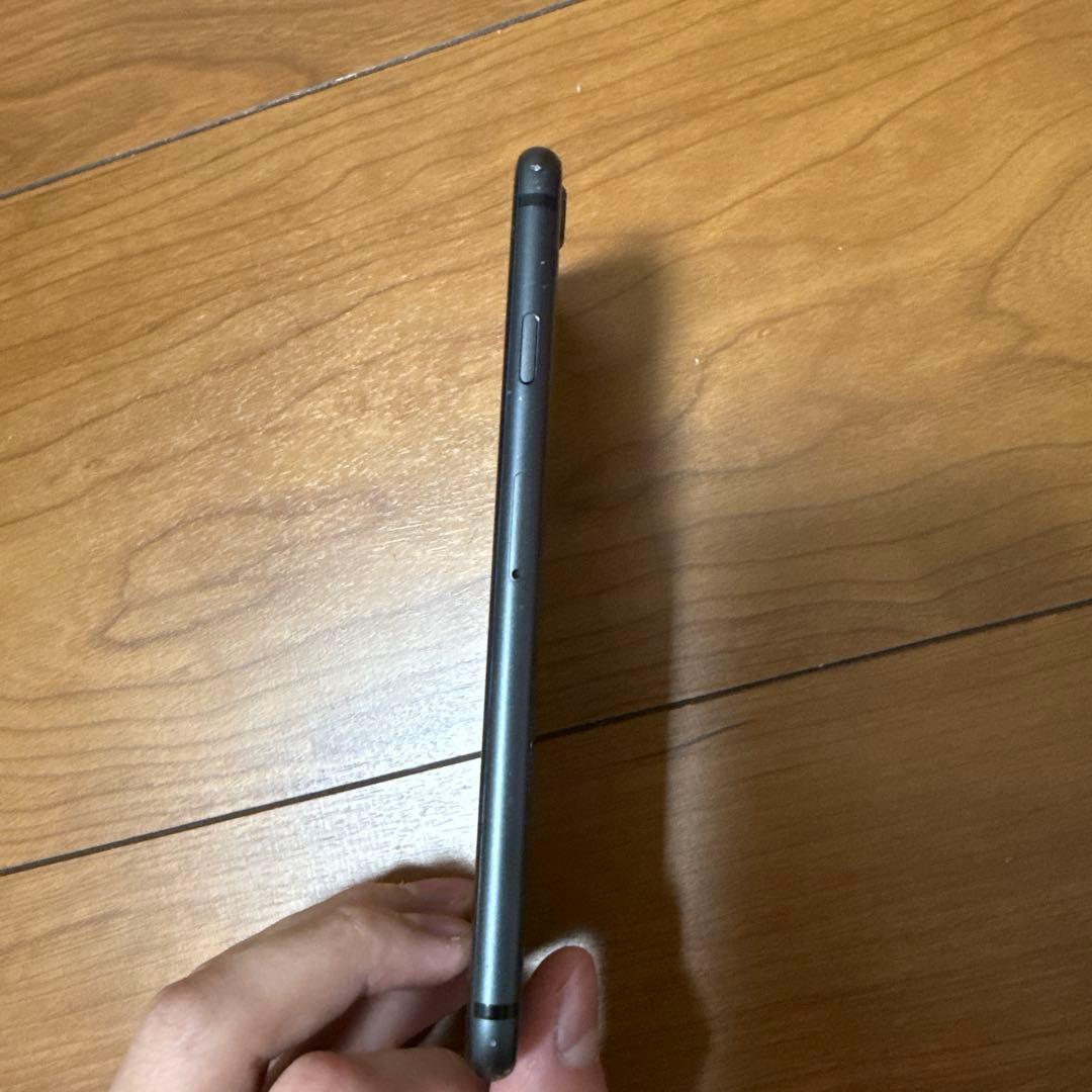 Apple iPhone 8 64GBスペースグレイSiMロックありdocomo