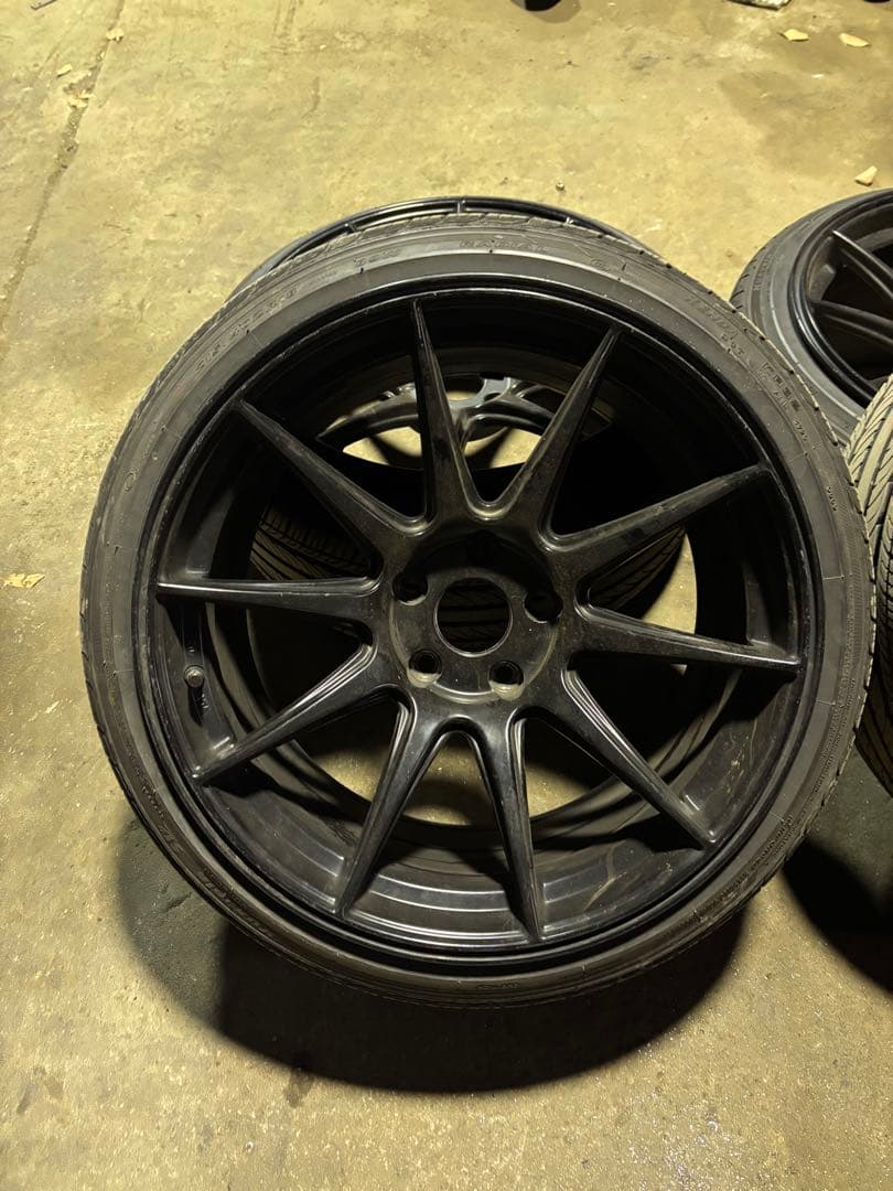 18インチ　9.75J +20 114.3 5穴　タイヤ付き