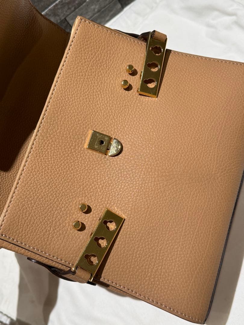 美品】【安心鑑定】デルヴォー タンペートPM クリスピーカーフ