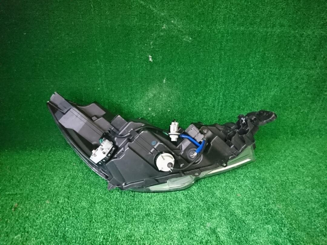 BN9 レガシィ 左ヘッドライト コイト 100-60388(44053) - メルカリ