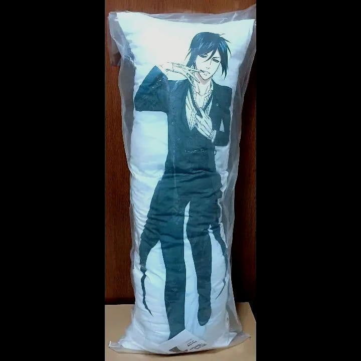 セバスチャン　抱き枕　海外限定　黒執事　クッション Amazon | 黒執事 抱き枕 クッション セバスチャン シエル葬儀屋 グレル