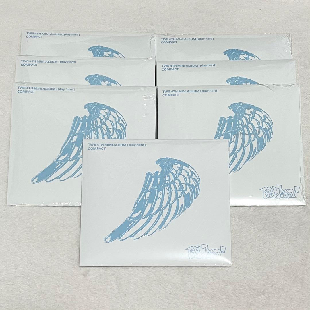 TWS playhard compact 新品未開封 7枚 ユニバ 特典トレカ - メルカリ