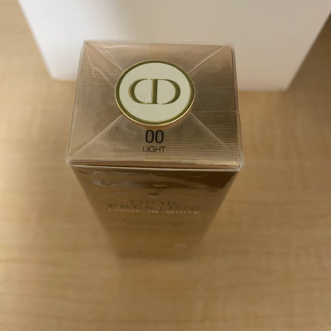 ディオール　プレステージホワイトルプロテクターUVミネラルBB 00新品 ディオール / プレステージ ホワイト ル プロテクター UV ミネラル BB