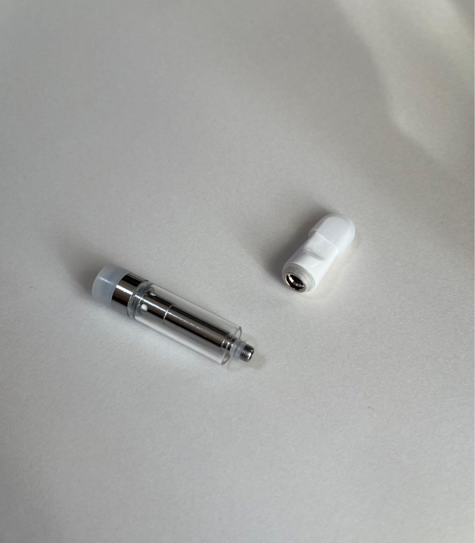 0.8ml×300本   白   CBD   アトマイザー