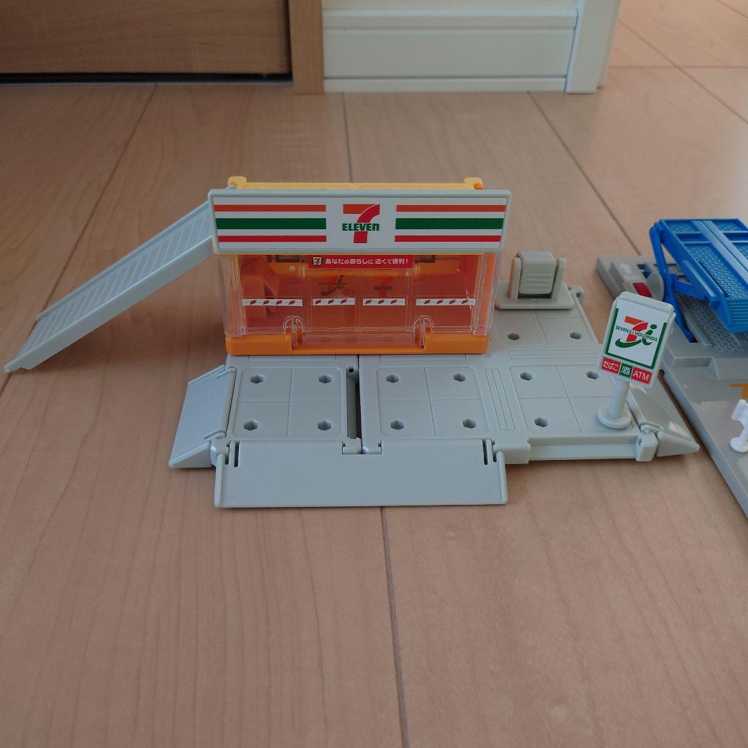 トミカ セブンイレブン 立体駐車場セット - メルカリ