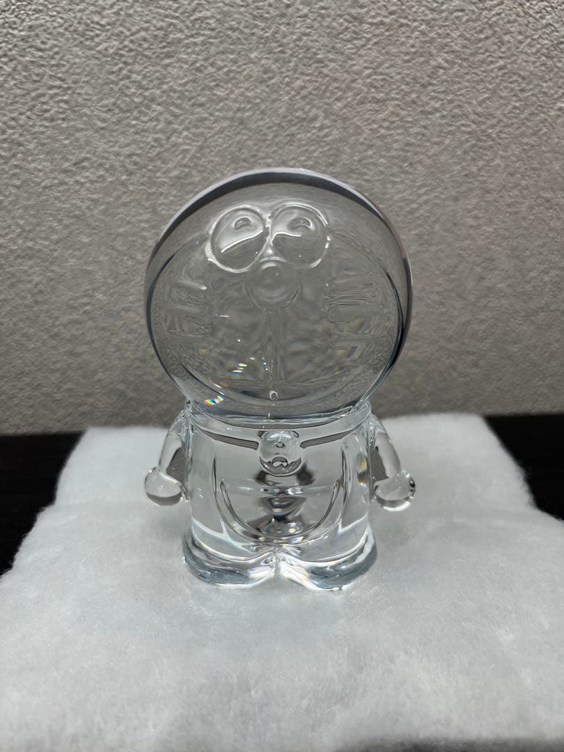 バカラ Baccarat のドラえもん 円筒ケース付き　大値下げ中！ Baccarat バカラ ドラえもん・SWAROVSKI スワロフスキー 台座 Sサイズ