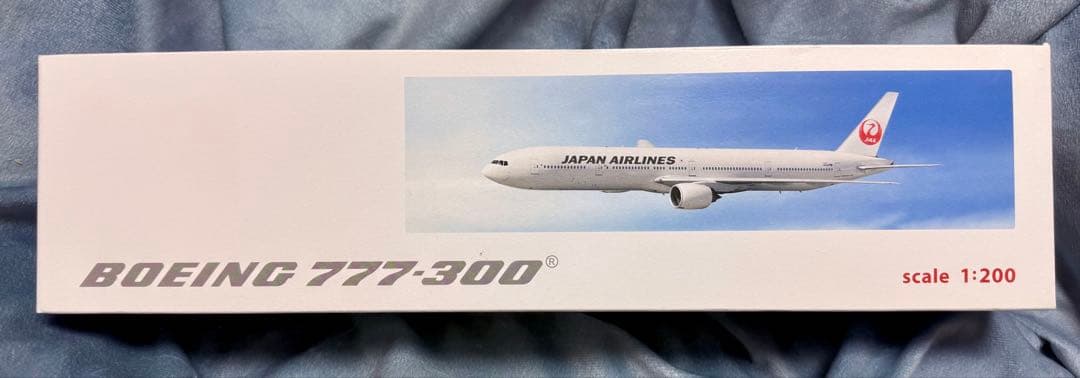 日本航空 Boeing 777-300 Japan Airlines 1/200 www.JetCollector.com: JAL B777-300 w/stand JA751J 1:200 Scale B