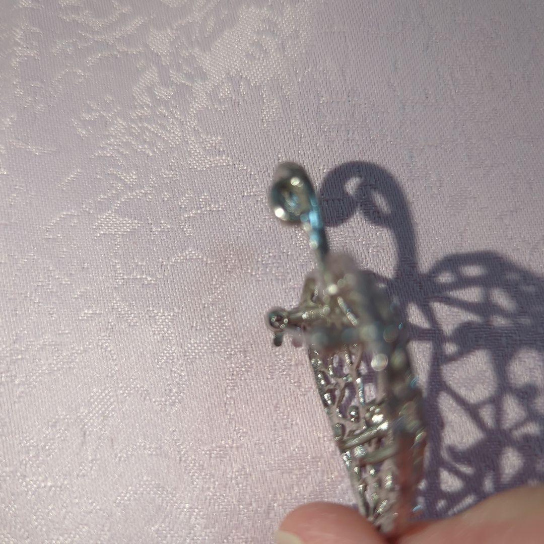 田崎真珠旧刻印ほおずき型透かしメレダイヤ入りデザインブローチ