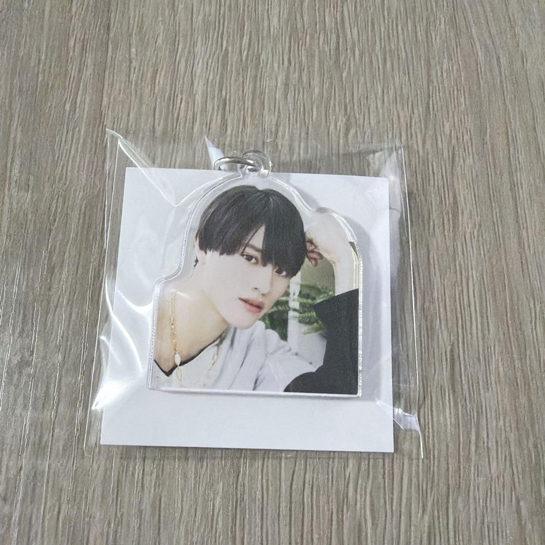 ワンエン 上村謙信 アクリルキーホルダー - メルカリ