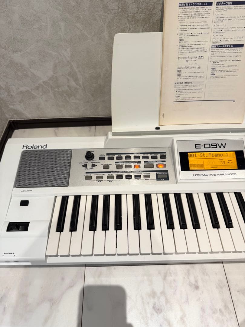 名器 ローランド ROLAND スピーカー内蔵 キーボード E-09W 美品 - メルカリ