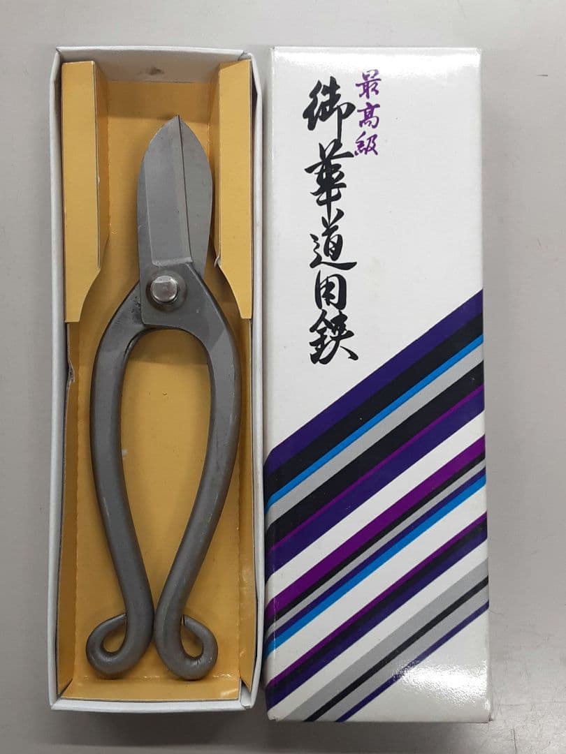 越後鍛冶職人が作ったステン日立銀紙3号池坊鋏 - メルカリ