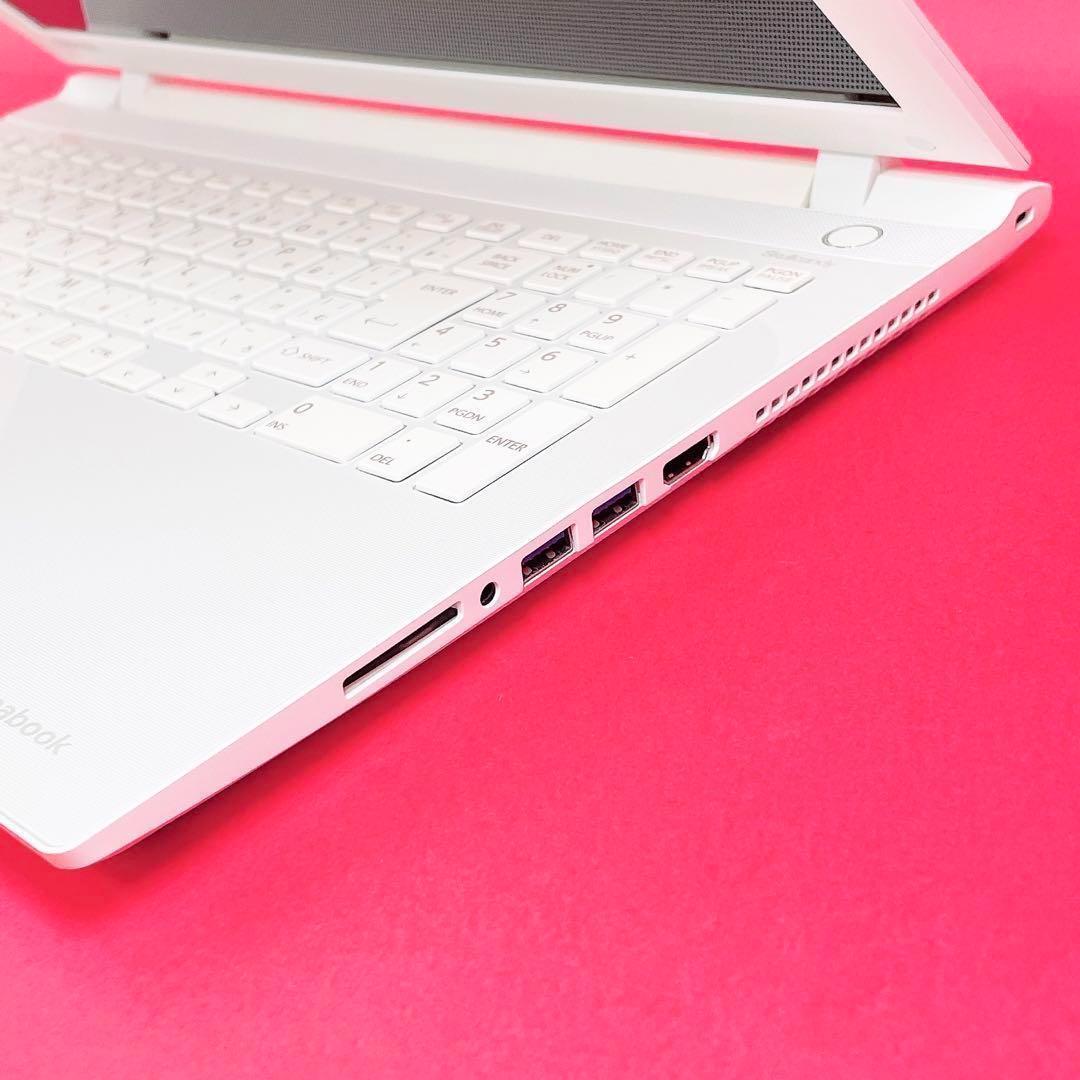 Corei7✨️おしゃれホワイト！薄型ノートパソコンSSDカメラ付き在宅