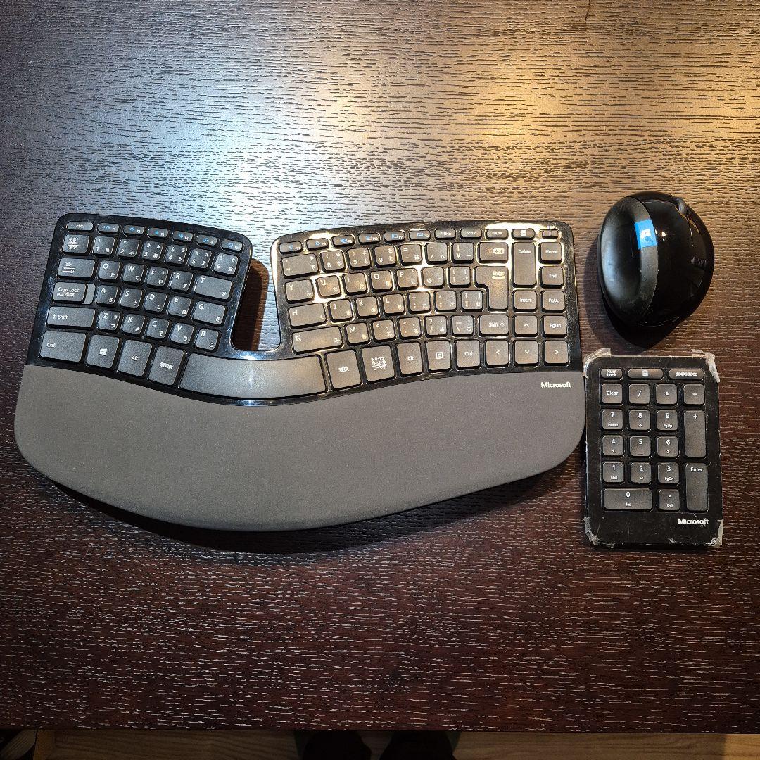 マイクロソフト　エルゴノミックス キーボード マウス　セット ASCII.jp：マイクロソフト、エルゴノミクスデザイン採用のワイヤレス