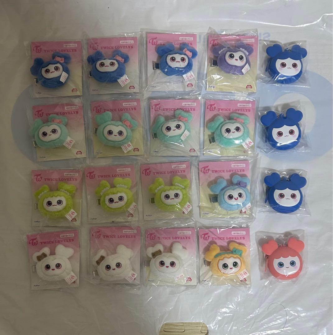TWICE LOVELYS ぬいぐるみヘアピン シリコンミニウォレット セット