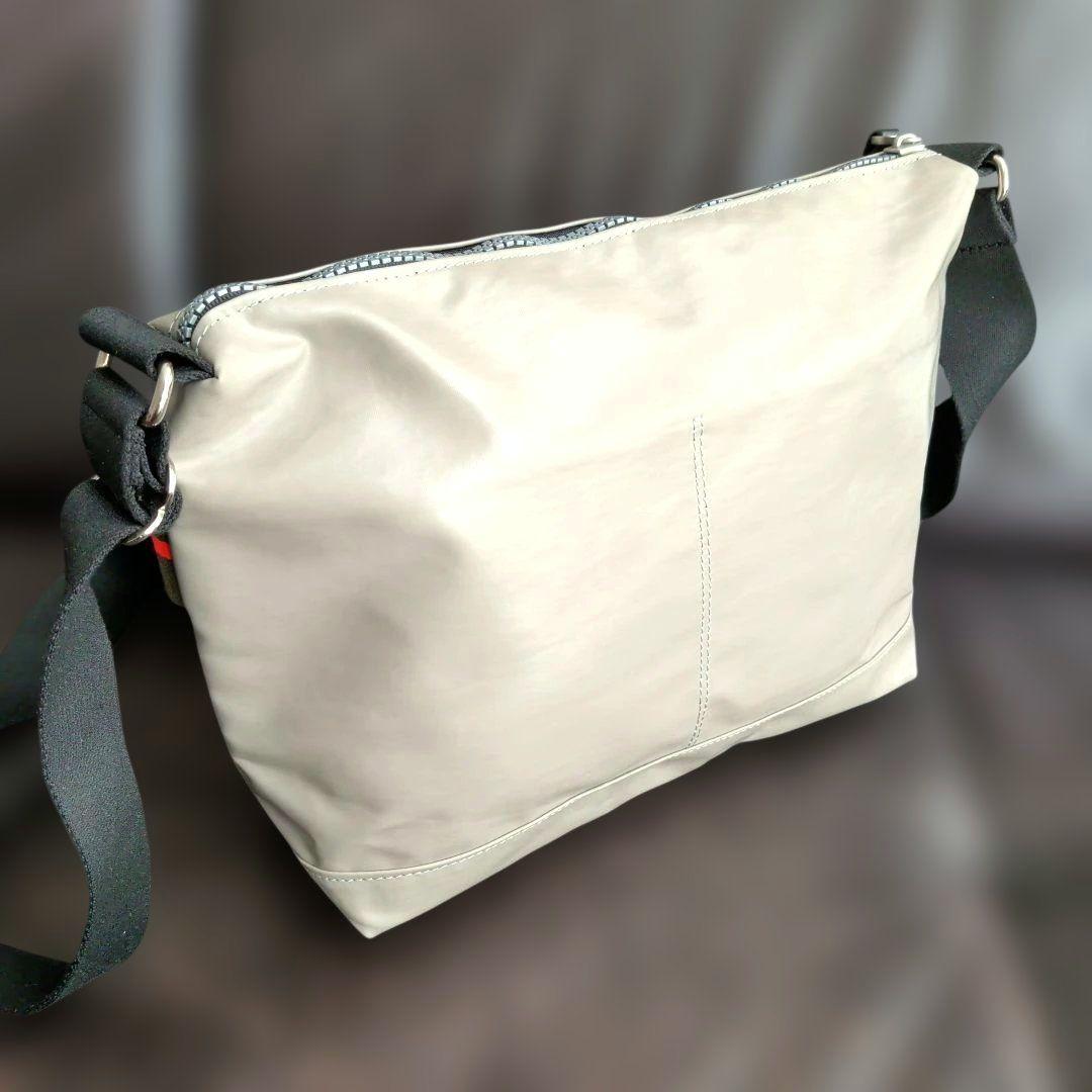 Jack Gomme グレー ナイロン ショルダーバッグ サコッシュ 軽量