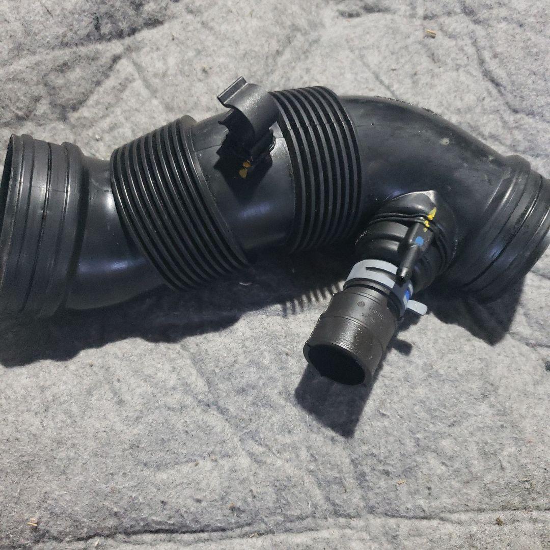 ニュービートルエアーインテークホース フォルクスワーゲン（Volkswagen） エアインテークホース