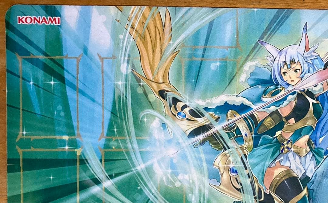 遊戯王 公式 召命の神弓-アポロウーサ プレイマット 月女神の鏃