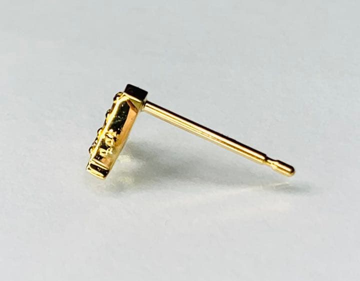 K18YGダイアモンドスタッドピアス イニシャルA 0.01ct