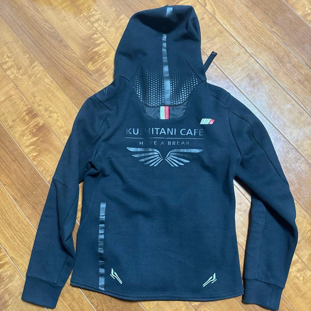 レア✨クシタニ レブロフーディ クシタニカフェ メンズ Mサイズ - メルカリ