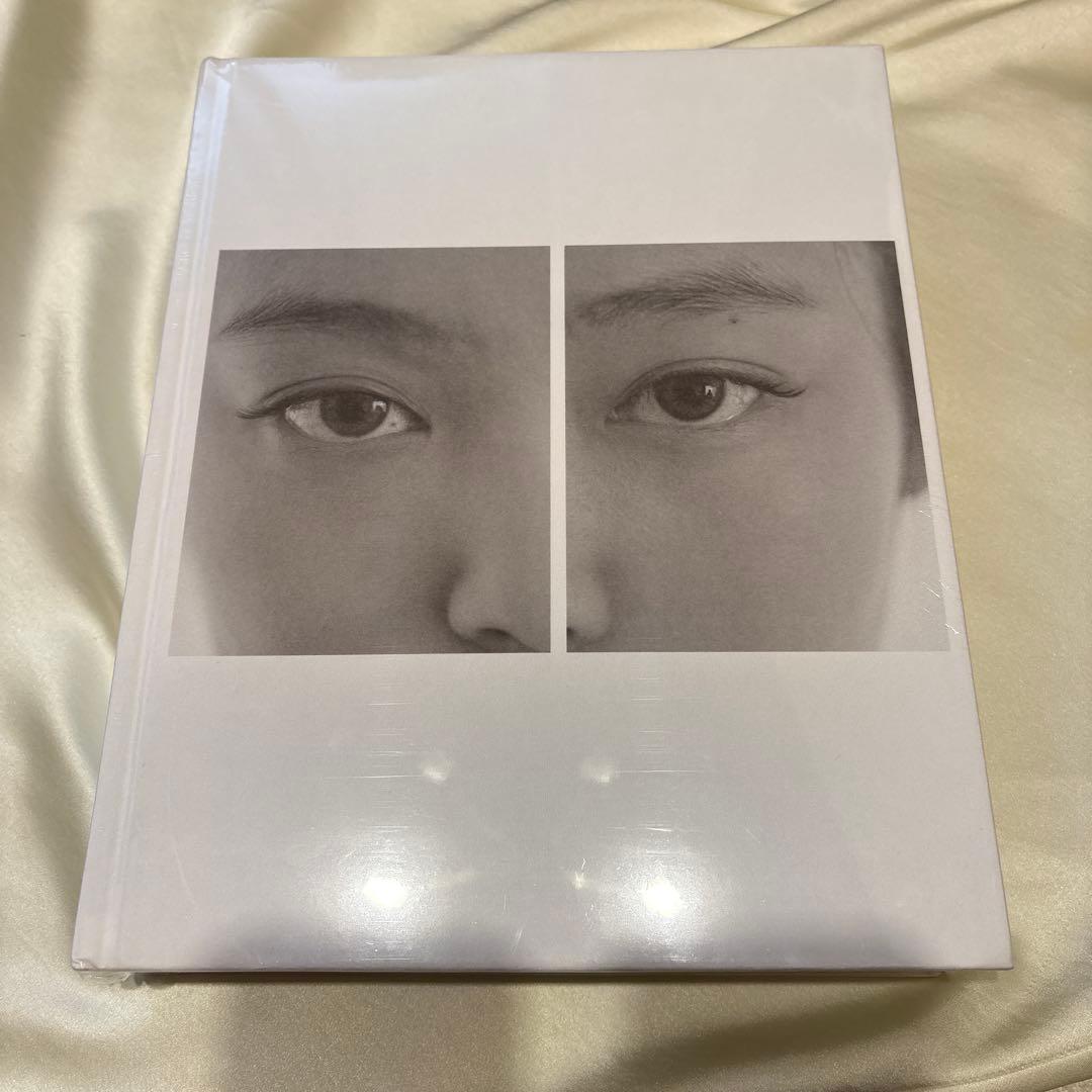 JENNIE 写真展 J2NNI5 photobook フォトブック - メルカリ
