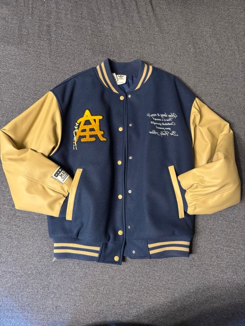 adidasネイビー ベージュ スタジャン、XLサイズ adidasネイビー ベージュ スタジャン、XLサイズ adidas Originals