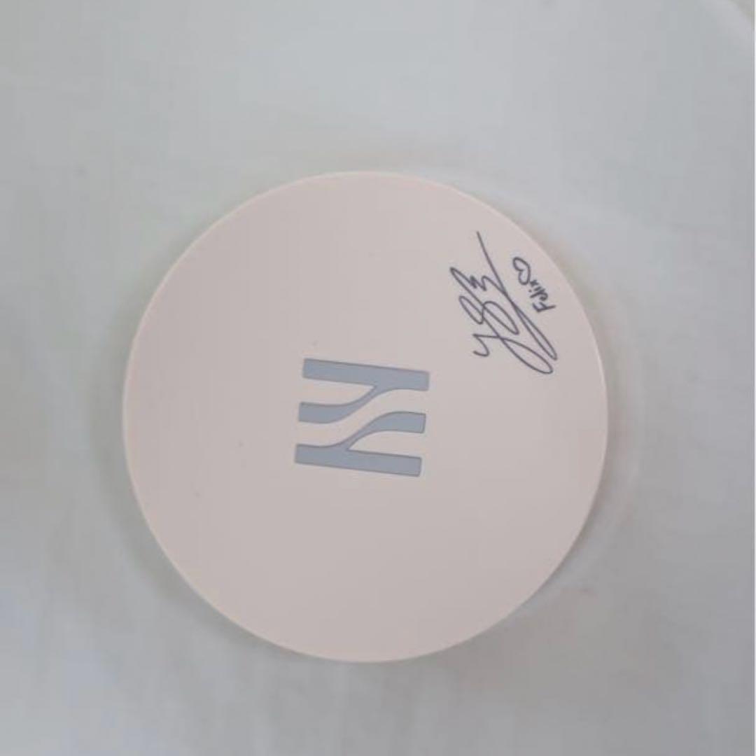 スキズ フィリックス コラボ ファンデーション サイン入り - メルカリ