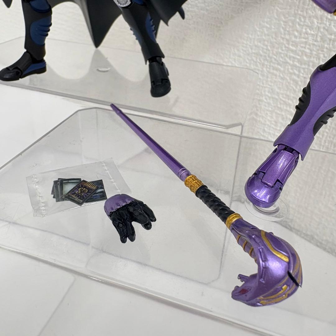 S.H.Figuarts 仮面ライダー王蛇&ナイト 2種セット