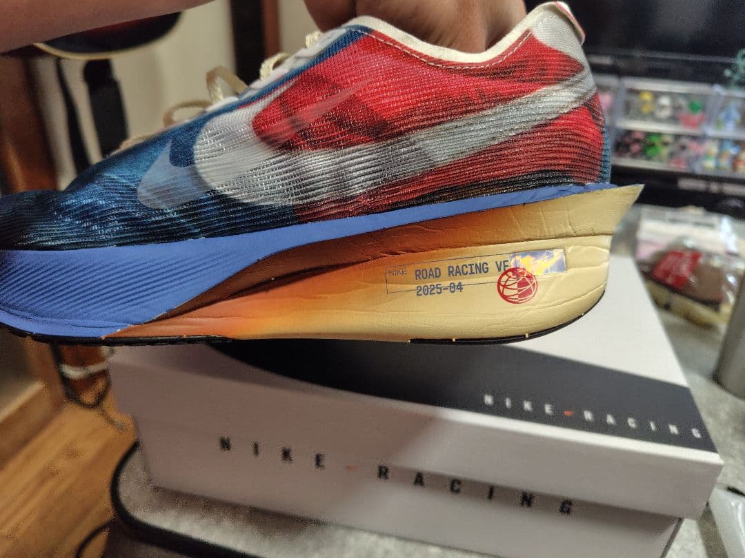 NIKE ヴェイパーフライ4 27.5cm