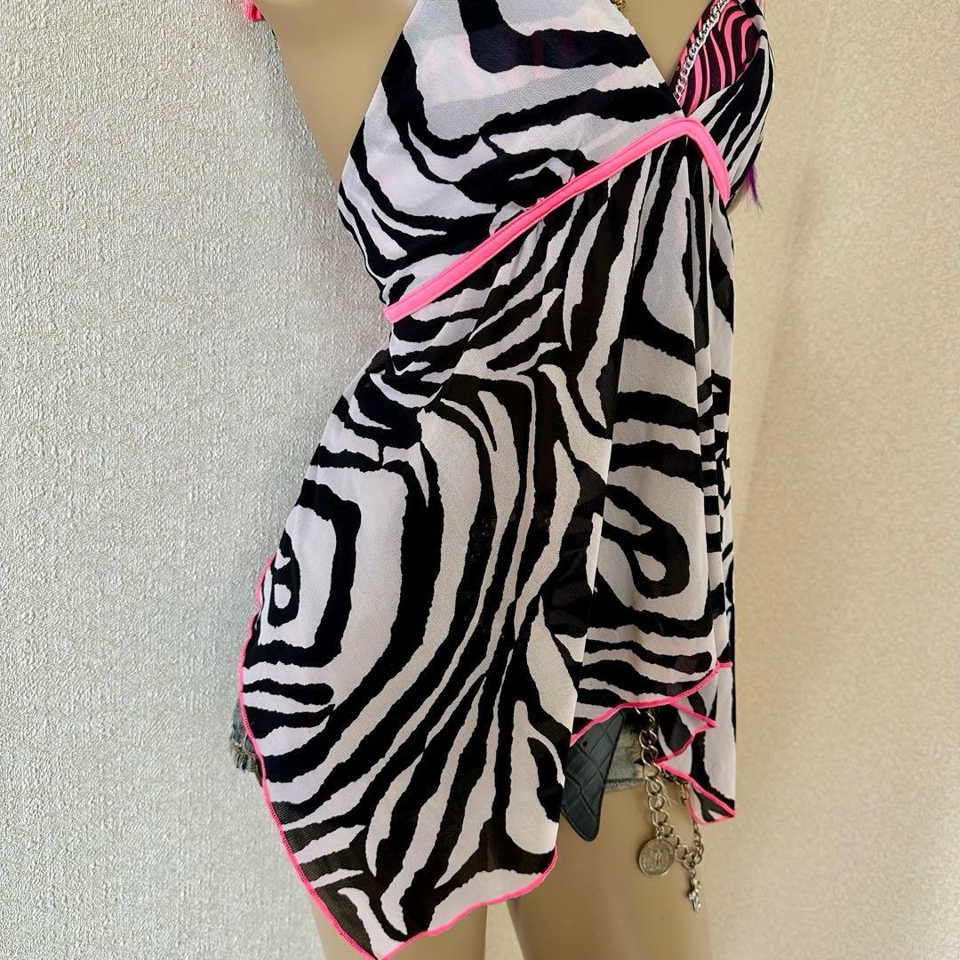 【d.i.a.】 ゼブラ柄×ネオンピンク 背中ガンあきエプロンキャミ ギャル