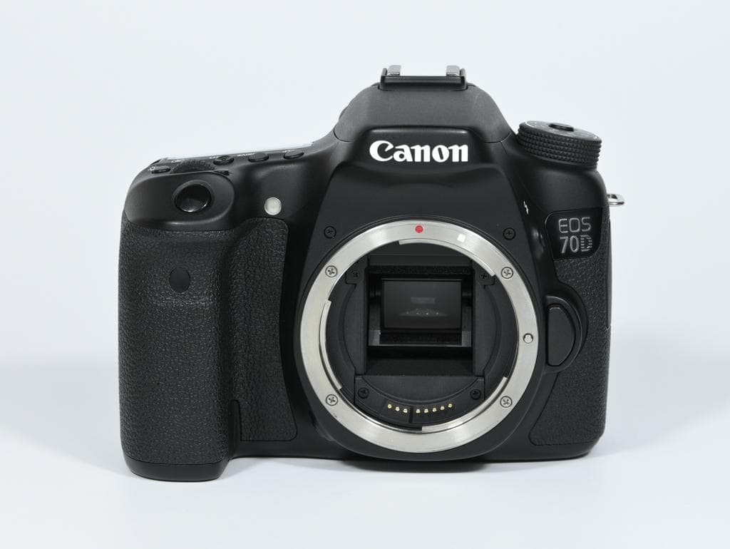 【美品】 キヤノン　Canon EOS 70D ボディ 《ショット数3971》