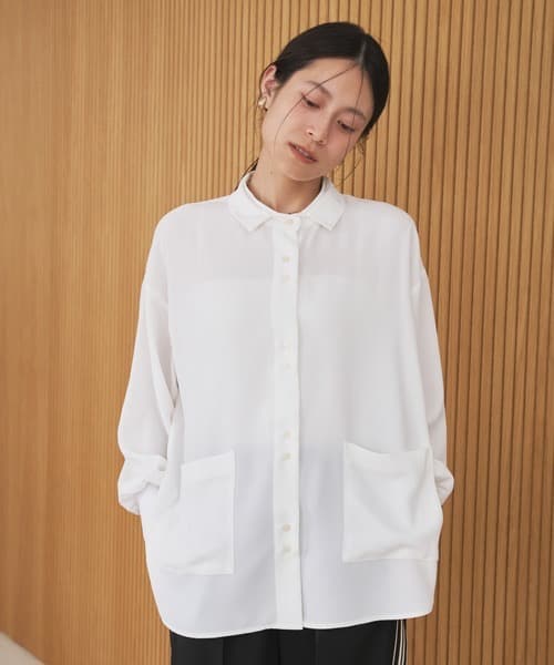 Audrey and John Wad 襟付き袖リブシャツ オフホワイト Audrey and John Wad 襟付き袖リブシャツ オフホワイト