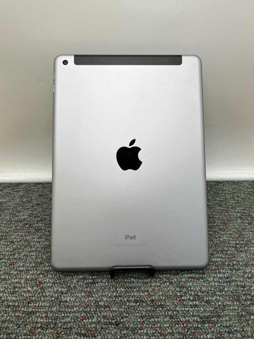 【美品】iPad5　第5世代　Wi-Fi+Cellular　simフリー　820 Apple iPad 第5世代 Wi-Fi+Cellular 32GB 2017年春モデル SIMフリー